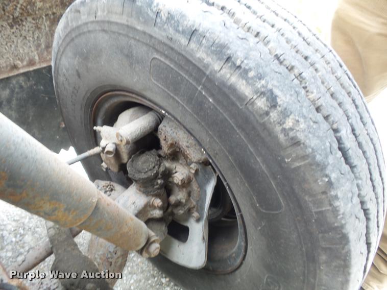 image for item K7591 1994 Isuzu NPR flatbed truck