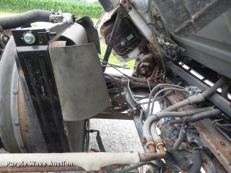 image for item K7591 1994 Isuzu NPR flatbed truck