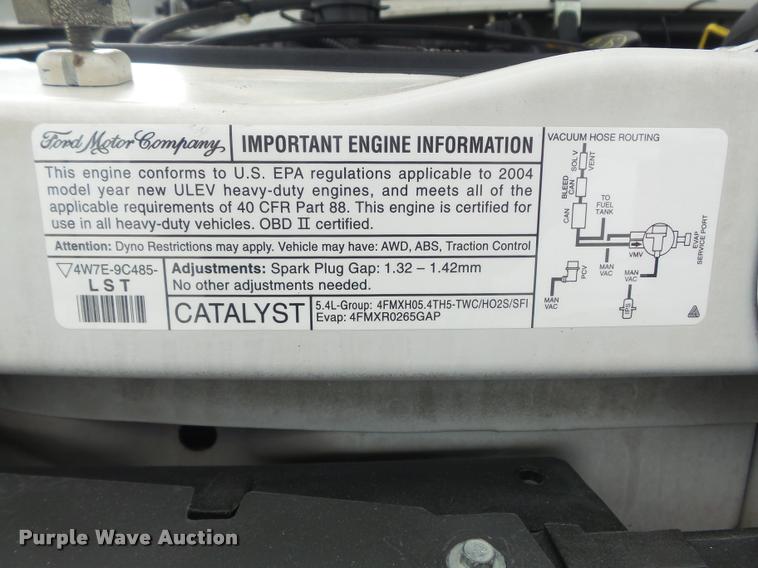 image for item K7595 2004 Ford E350 Super Duty van with bucket lift