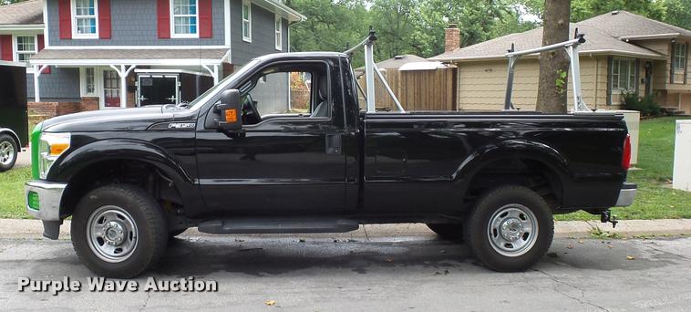 image for item L4722 2013 Ford F350 Super Duty pickup truck