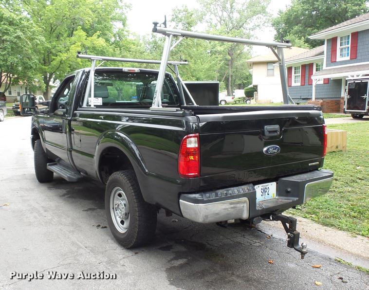 image for item L4722 2013 Ford F350 Super Duty pickup truck