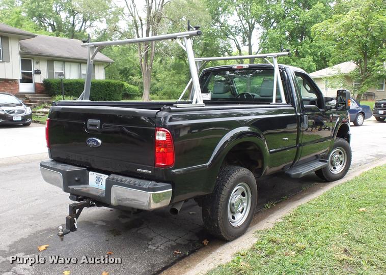 image for item L4722 2013 Ford F350 Super Duty pickup truck