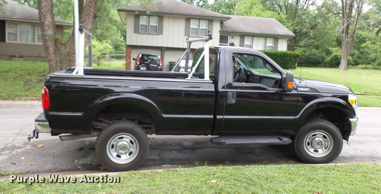 image for item L4722 2013 Ford F350 Super Duty pickup truck