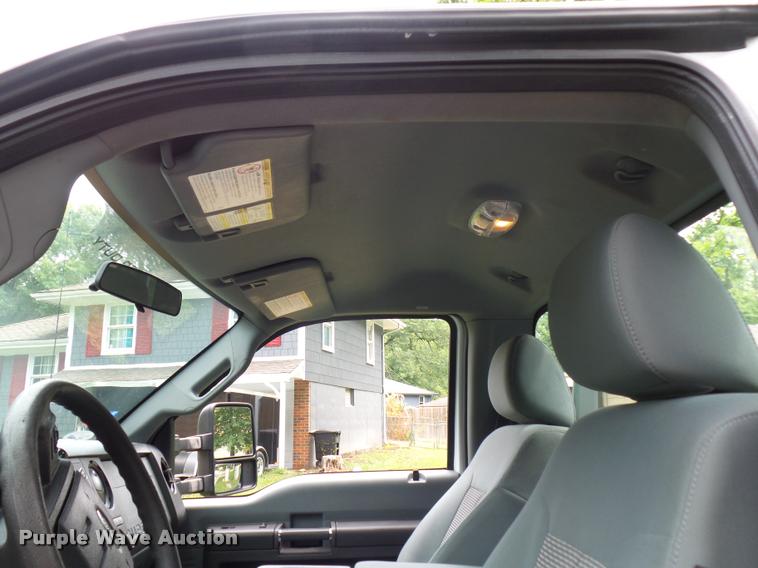 image for item L4722 2013 Ford F350 Super Duty pickup truck