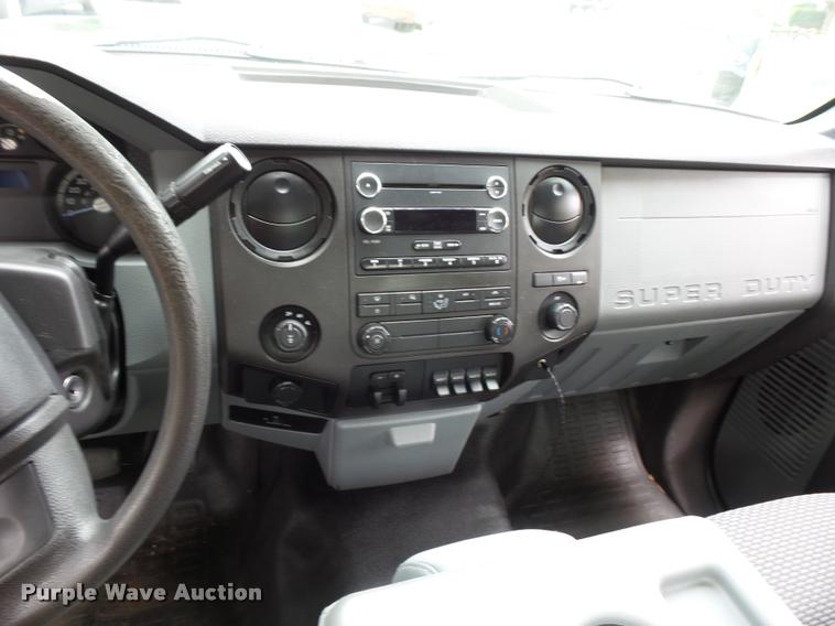 image for item L4722 2013 Ford F350 Super Duty pickup truck