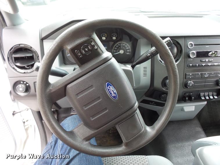 image for item L4722 2013 Ford F350 Super Duty pickup truck