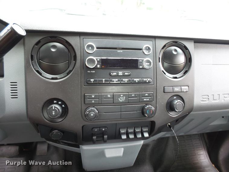 image for item L4722 2013 Ford F350 Super Duty pickup truck