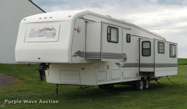 image for item L4724 1997 Carriage Lite series camper