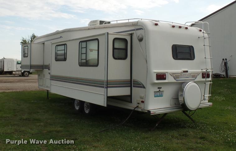image for item L4724 1997 Carriage Lite series camper