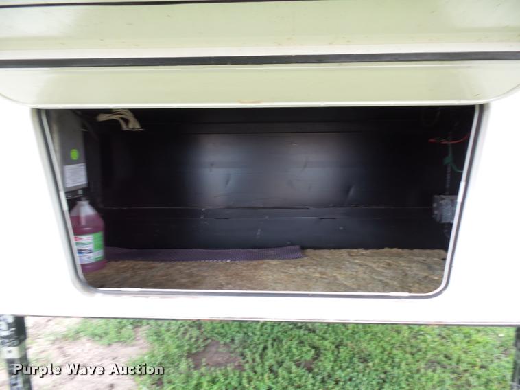 image for item L4724 1997 Carriage Lite series camper