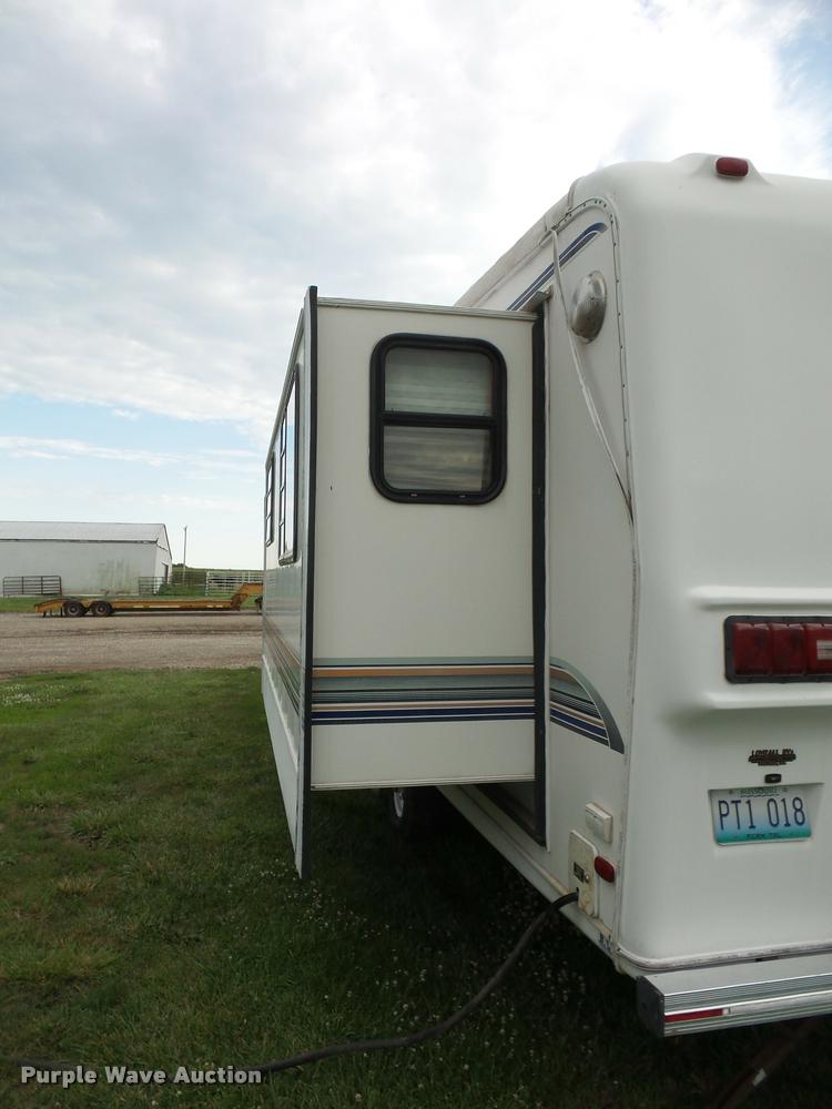 image for item L4724 1997 Carriage Lite series camper