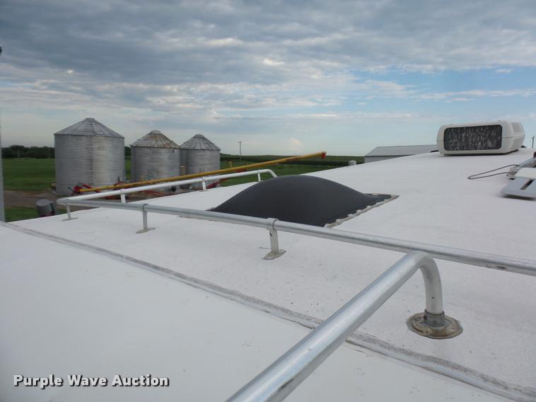 image for item L4724 1997 Carriage Lite series camper