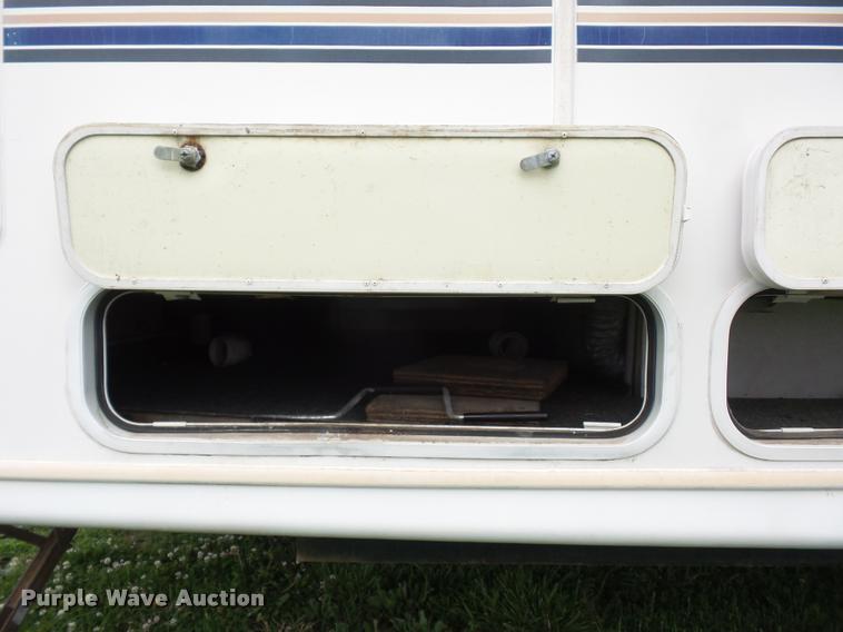 image for item L4724 1997 Carriage Lite series camper
