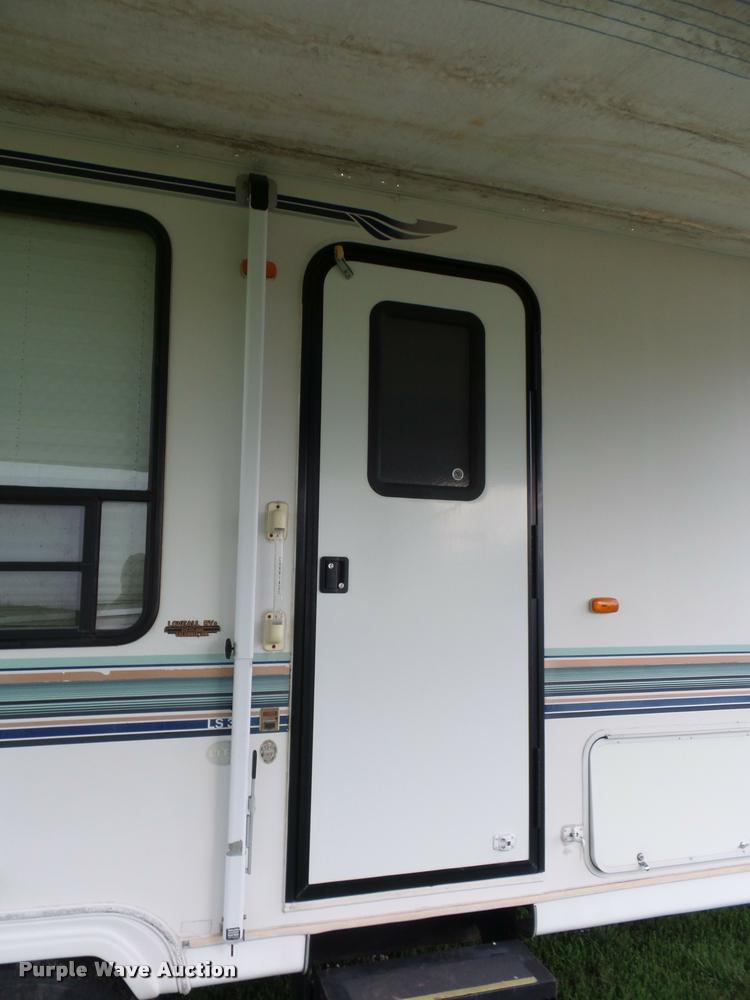 image for item L4724 1997 Carriage Lite series camper