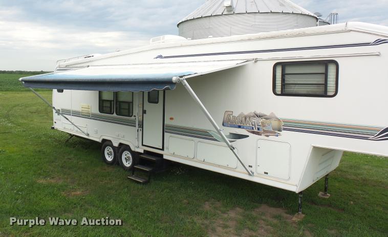 image for item L4724 1997 Carriage Lite series camper