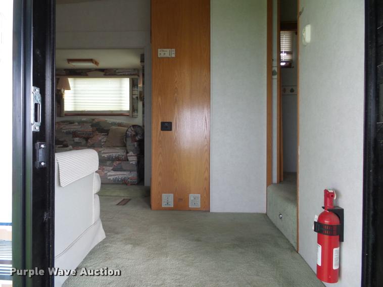 image for item L4724 1997 Carriage Lite series camper