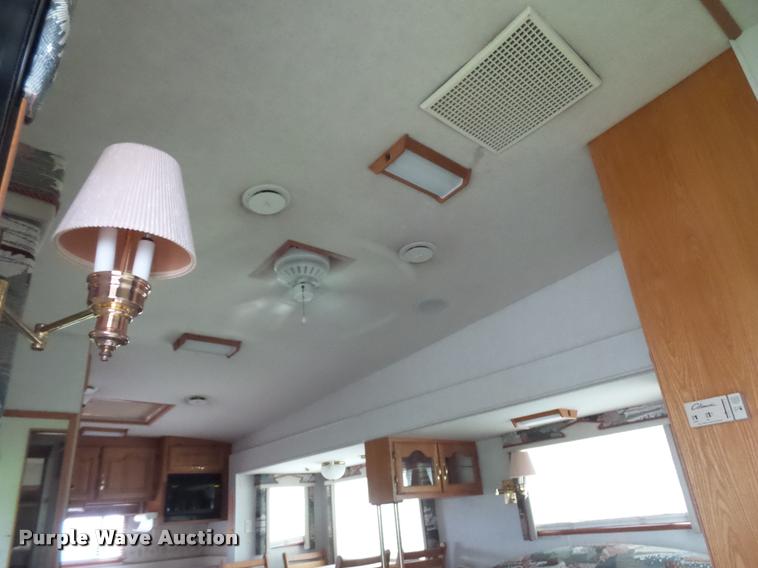 image for item L4724 1997 Carriage Lite series camper