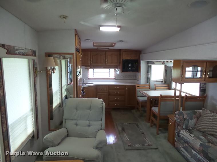 image for item L4724 1997 Carriage Lite series camper