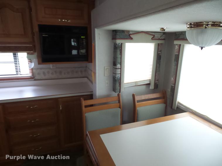 image for item L4724 1997 Carriage Lite series camper