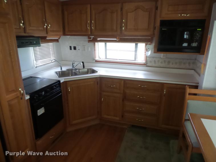 image for item L4724 1997 Carriage Lite series camper