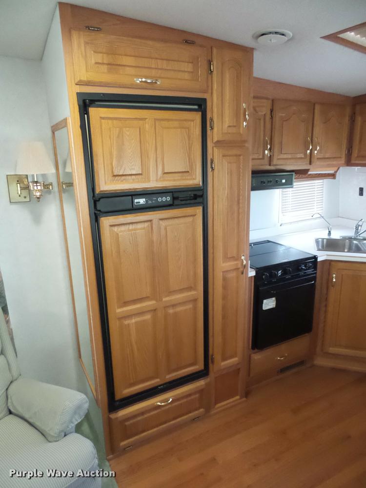 image for item L4724 1997 Carriage Lite series camper