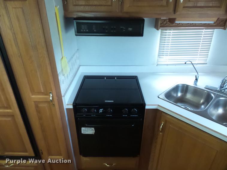 image for item L4724 1997 Carriage Lite series camper