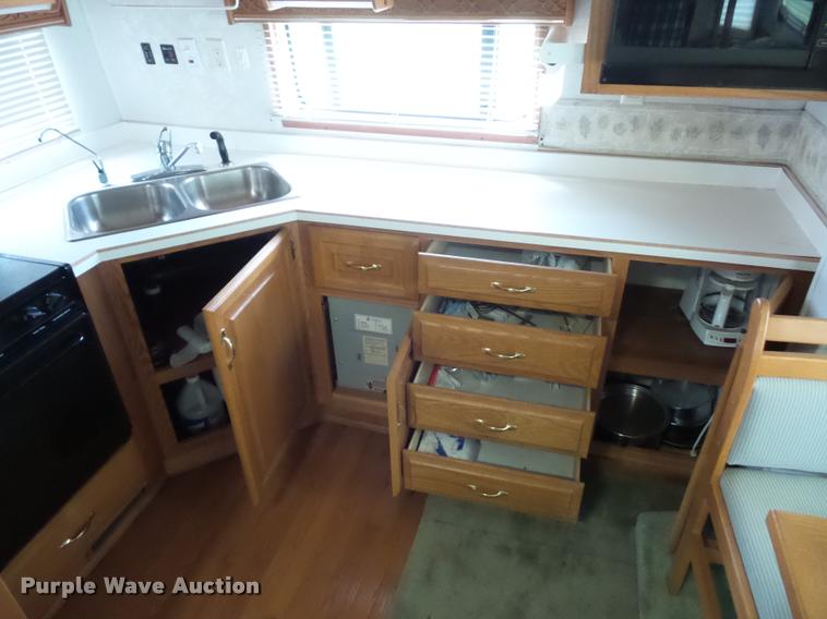 image for item L4724 1997 Carriage Lite series camper