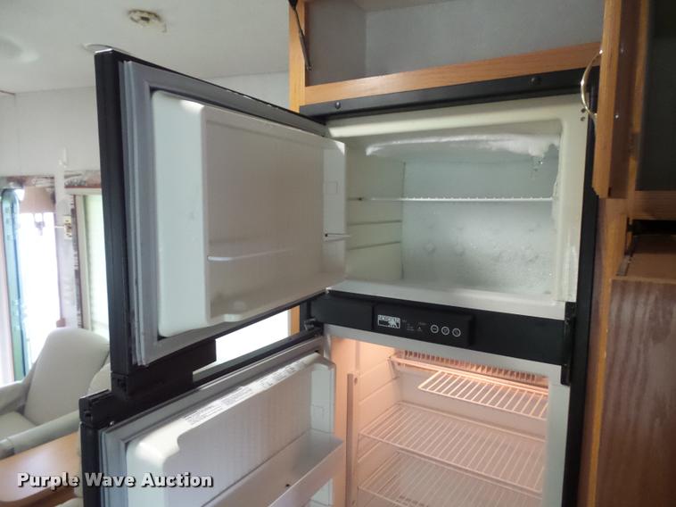 image for item L4724 1997 Carriage Lite series camper