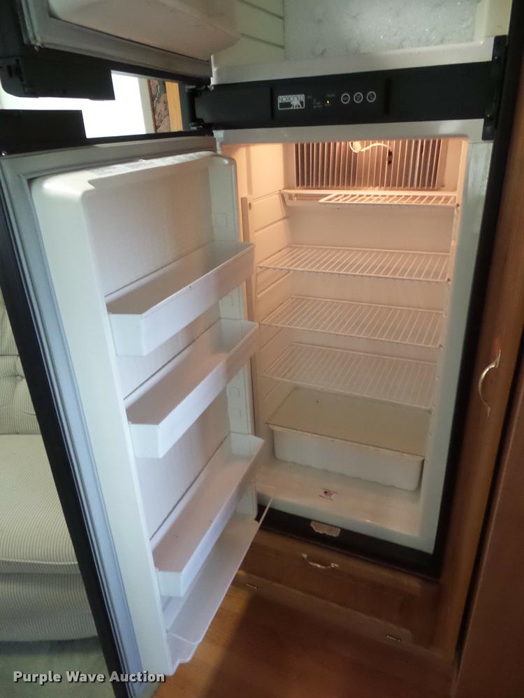 image for item L4724 1997 Carriage Lite series camper