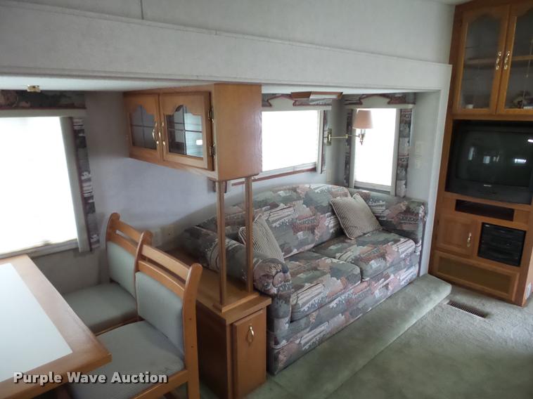 image for item L4724 1997 Carriage Lite series camper