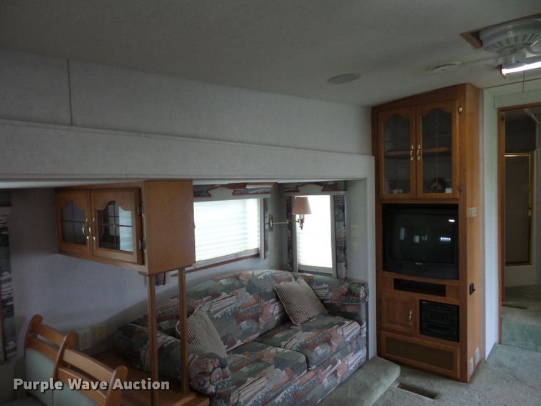 image for item L4724 1997 Carriage Lite series camper