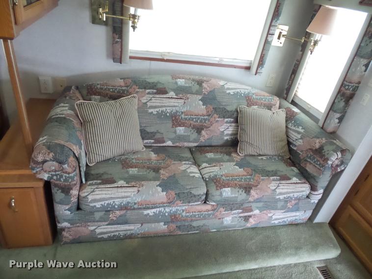 image for item L4724 1997 Carriage Lite series camper