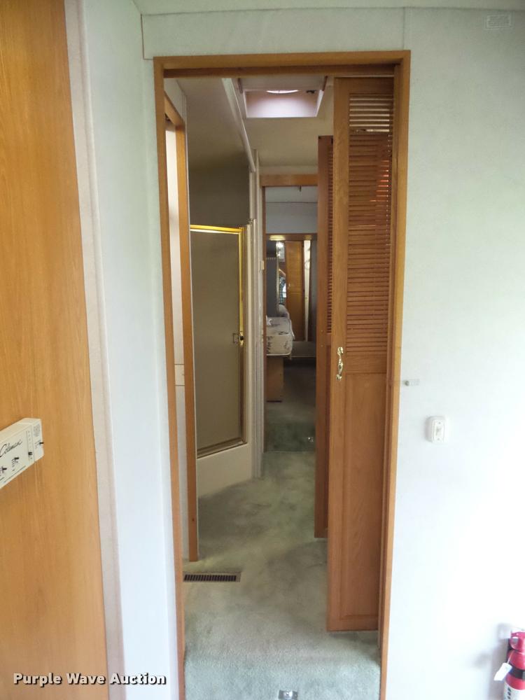 image for item L4724 1997 Carriage Lite series camper