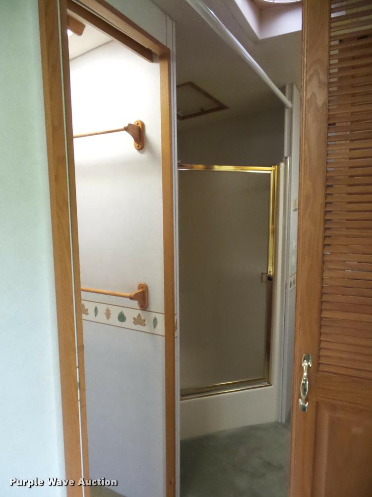 image for item L4724 1997 Carriage Lite series camper