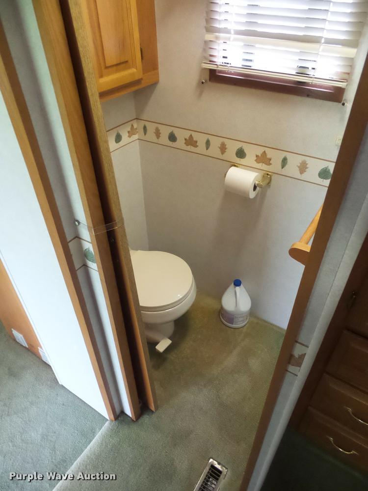 image for item L4724 1997 Carriage Lite series camper