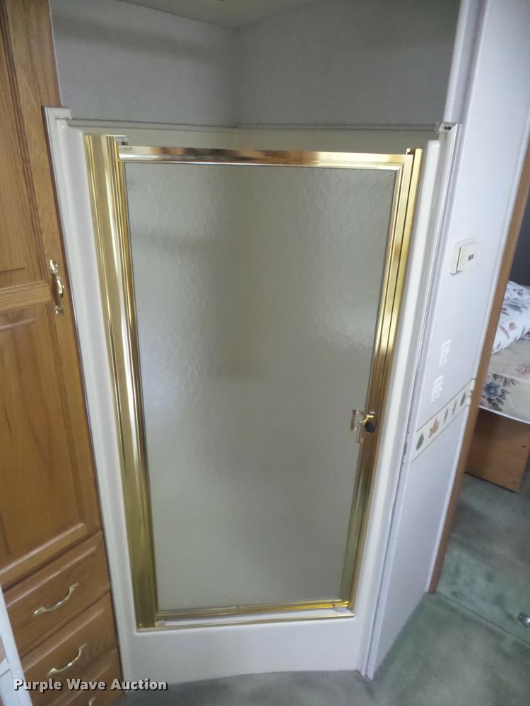 image for item L4724 1997 Carriage Lite series camper