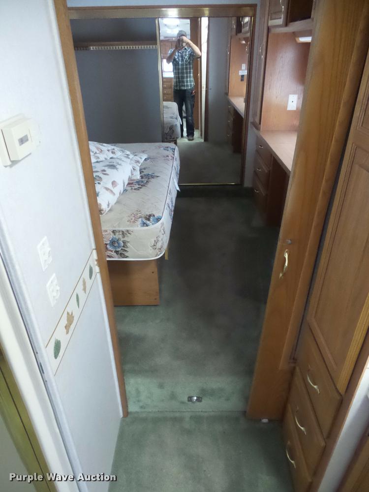 image for item L4724 1997 Carriage Lite series camper