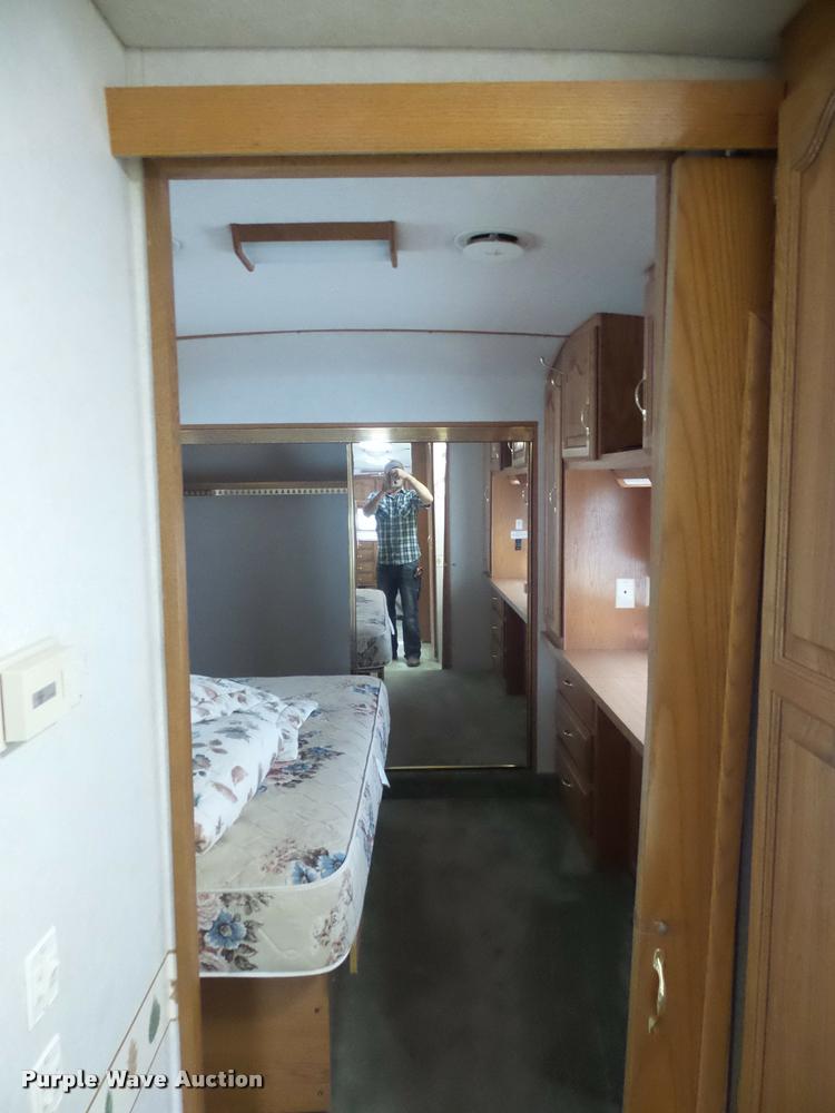 image for item L4724 1997 Carriage Lite series camper