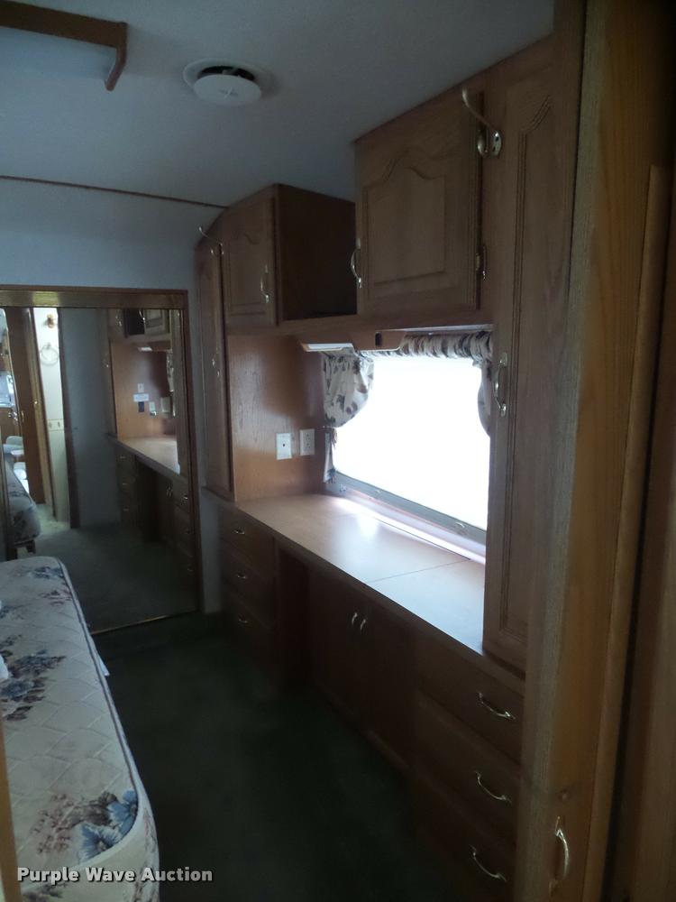 image for item L4724 1997 Carriage Lite series camper