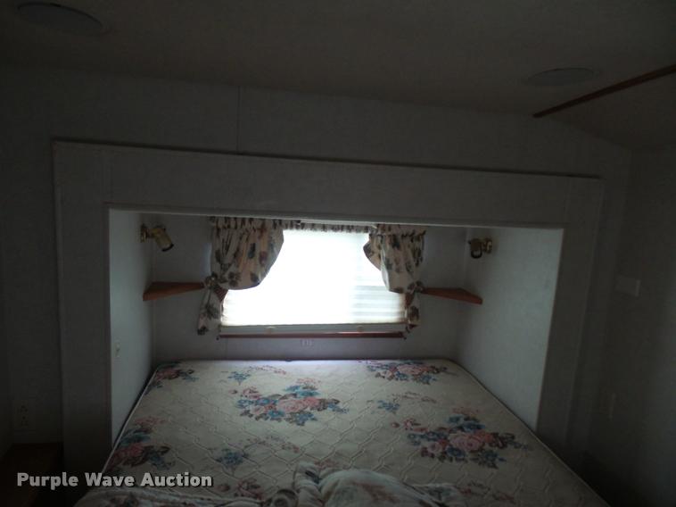 image for item L4724 1997 Carriage Lite series camper