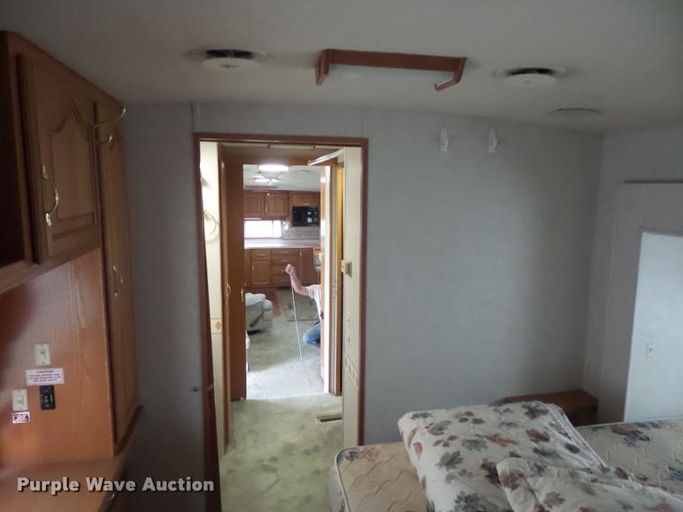 image for item L4724 1997 Carriage Lite series camper