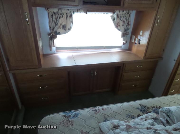 image for item L4724 1997 Carriage Lite series camper