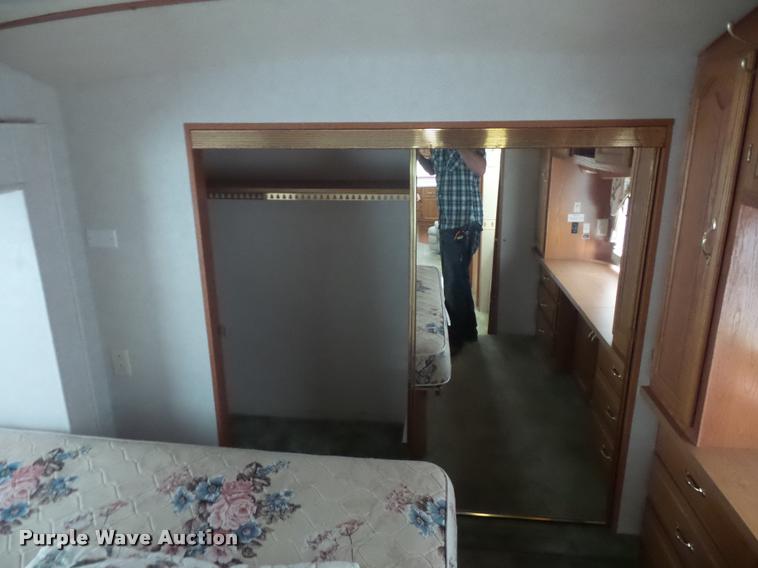 image for item L4724 1997 Carriage Lite series camper