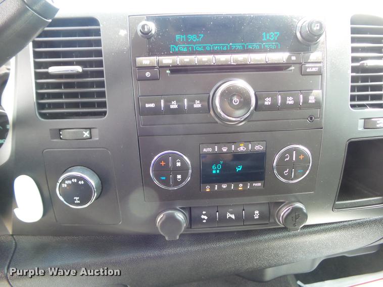 image for item L5605 2012 Chevrolet Silverado 1500 LT Crew Cab pickup truck