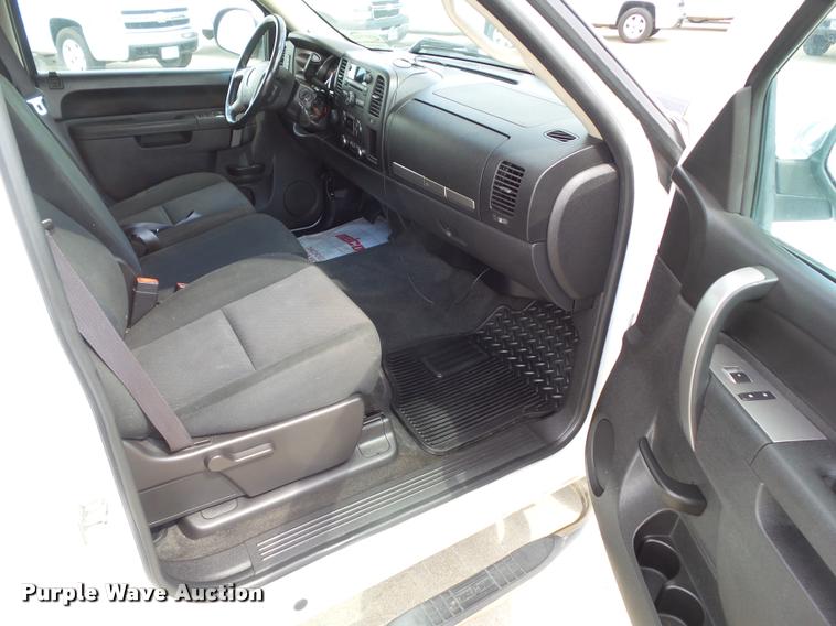 image for item L5606 2012 Chevrolet Silverado 1500 LT Crew Cab pickup truck