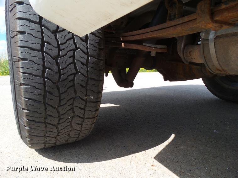 image for item L5607 2012 Chevrolet Silverado 1500 LT Crew Cab pickup truck