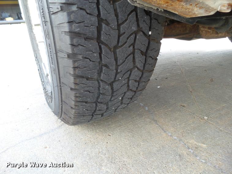 image for item L5607 2012 Chevrolet Silverado 1500 LT Crew Cab pickup truck