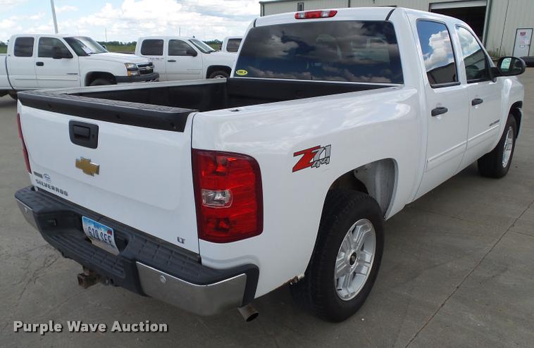 image for item L5608 2011 Chevrolet Silverado 1500 LT Crew Cab pickup truck