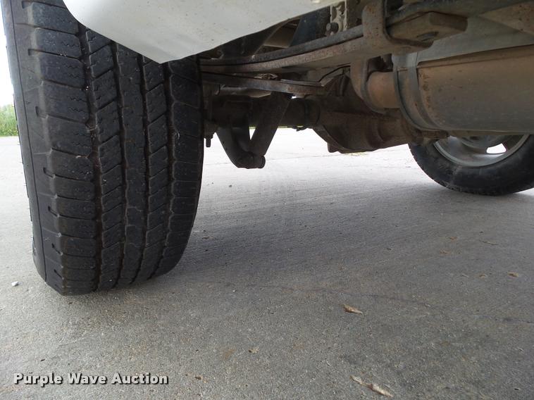 image for item L5608 2011 Chevrolet Silverado 1500 LT Crew Cab pickup truck