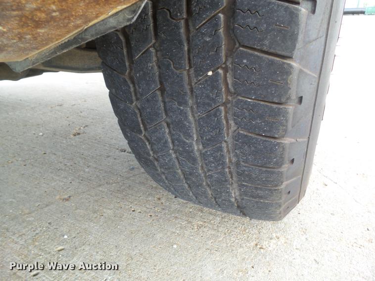 image for item L5608 2011 Chevrolet Silverado 1500 LT Crew Cab pickup truck